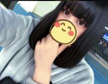 �q��